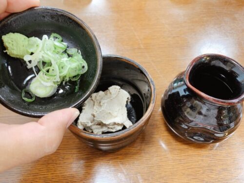 信濃乃國小諸蕎麦本舗草笛総本店　くるみそば